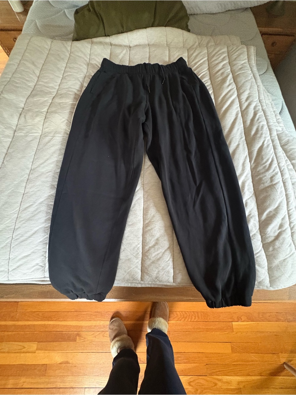 lululemon athletica mid rise oversized jogger